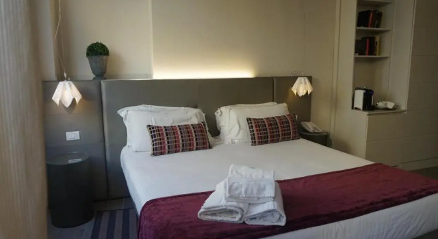 Полулюкс Trevi Palace Luxury Inn