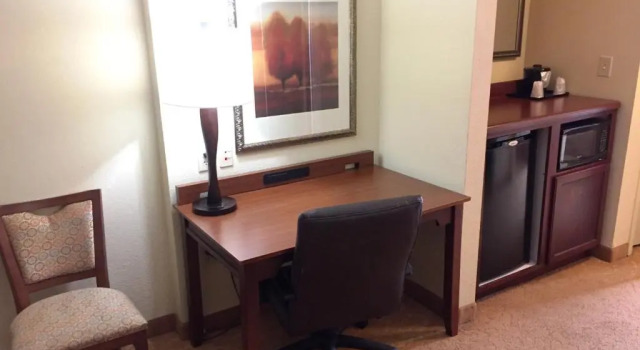 Двухместный люкс c 1 комнатой Country Inn & Suites by Radisson, Atlanta Downtown