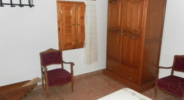 Casa Rural El Abejorro, Забронировать Отель Отели Алькала-дель-Хукар с парковкой, Парковка