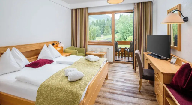 Двухместный номер Standard с балконом и с видом на горы Hotel NockResort