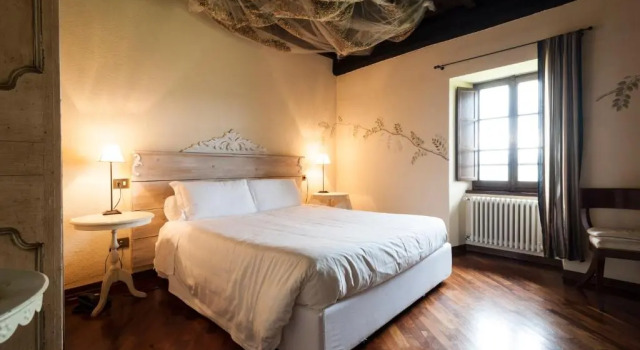 Borgo Casale, Book Hotel Hotels in Albareto with Parking, Parking