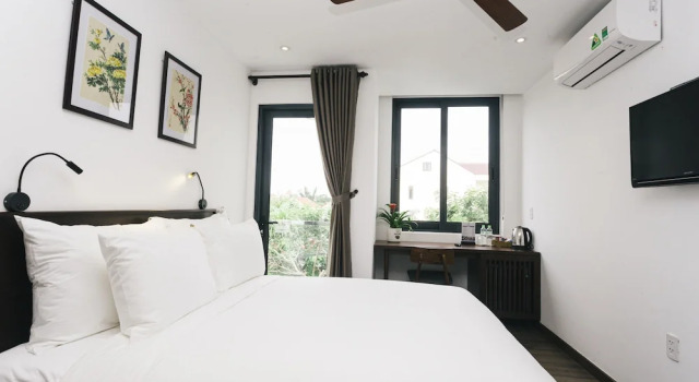 Двухместный номер Luxury с балконом Le Petit Villa Hoi An