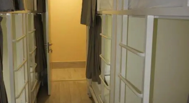 Кровать в общем номере (мужской номер) Hostel Jeal