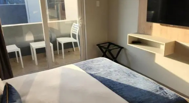 Двухместный номер Standard с балконом 12 Oceans Hotel and Conference Centre