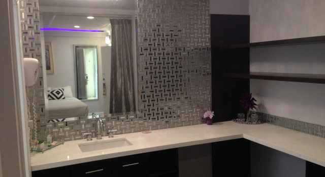 Четырёхместный номер Standard Hollywood VIP Hotel