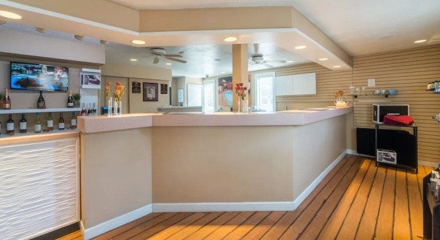 Sybaris Pool Suites Mequon, Book Hotel Mequon Wisconsin