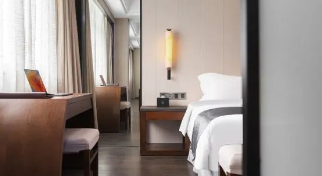 Люкс Deluxe Xiamen Xingrong International Hotel (Tong'an Huancheng South Road Branch)