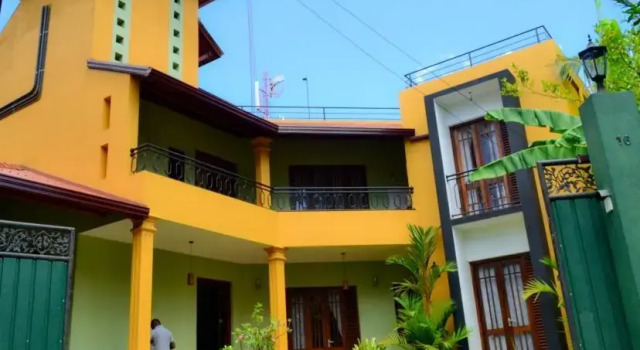 Villa 16, Забронировать Вилла Хиккадува Округ Галле