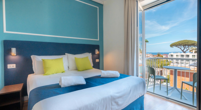 Hotel La Pergola, Забронировать Отель Отели Сант-Аньелло 4 звезды, рядом с Железнодорожный вокзал Сант-Аньелло линии Circumvesuviana, 4*