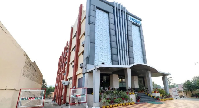 OYO 4839 Apex Hotel Baddi, Book Hotel Baddi North Zone