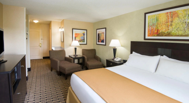 Номер Standard Holiday Inn Express & Suites - Sharon-Hermitage by IHG