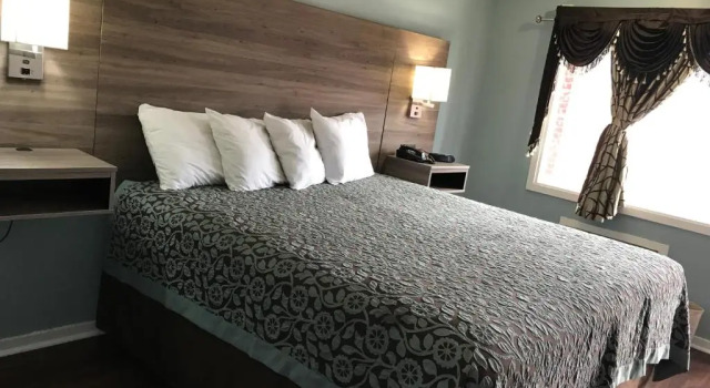 Люкс Winton Inn & Suites