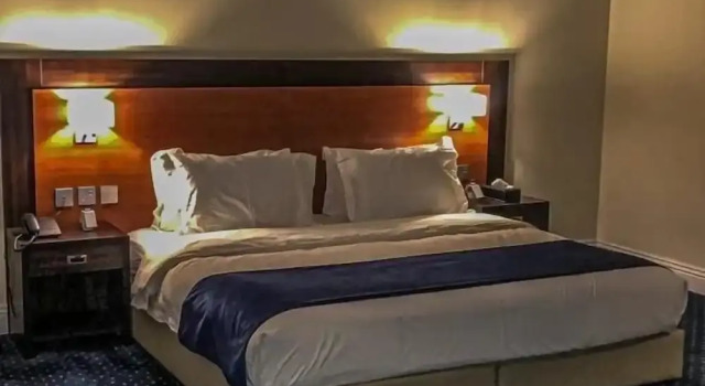 Deluxe suite avec balcon et Vue sur la ville نجوم القريات 1للاجنحة المخدومة