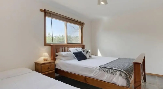 Steeles Island Retreat, Book Vacation Home West Hobart Tasmania