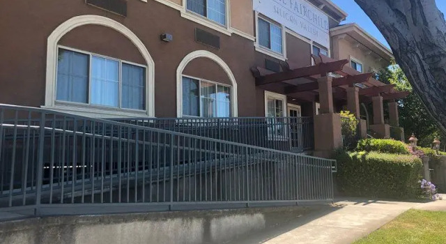 Люкс Holiday Inn Express & Suites Mountain View Silicon Valley by IHG