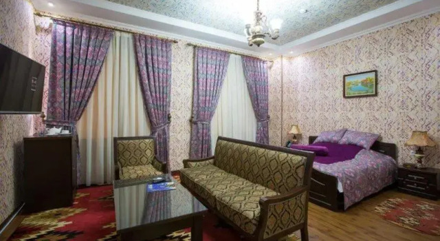 Karvonsaroy, Забронировать Отель Отели Manguzar с парковкой, Парковка