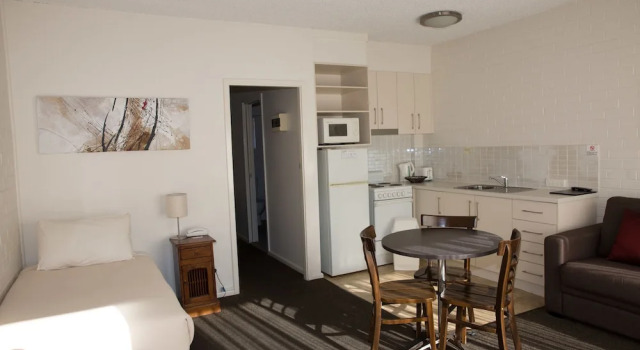 Centralpoint Motel, Забронировать Мотель Мотели Уогга-Уогга, рядом с Национальная галерея изделий из стекла, Мотель