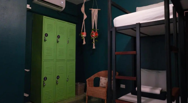 Кровать в общем номере (женский номер) Santurcia Hostel & Bar