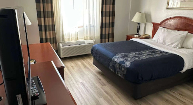 Holiday Inn Express Eagle, Book Hotel Hoteller i Eagle med parkering, Parkering
