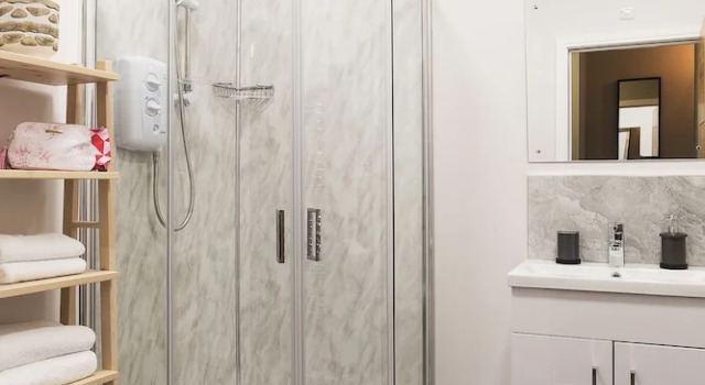 Апартаменты Blue Door Apartments