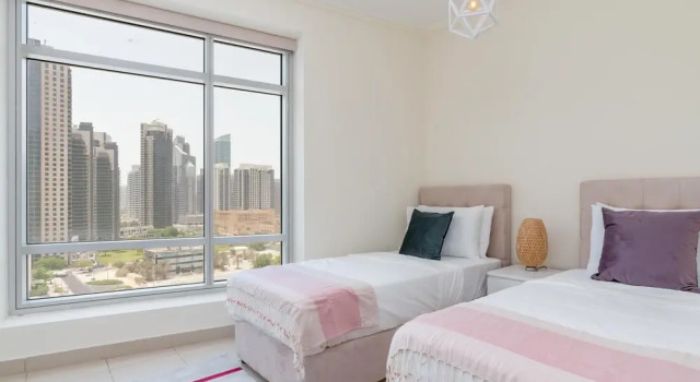 Lux BnB 2BD Amazing Burj View, Забронировать Отель «постель и завтрак» Даунтаун Дубай , рядом с Дубайский аквариум