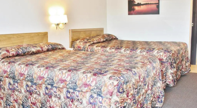 Четырёхместный номер Standard Otter Creek Inn