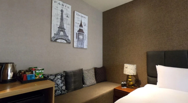 Четырёхместный семейный номер Standard с балконом Royal Rose Hotel Shuangcheng Hall