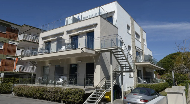 Castellmar Apartments