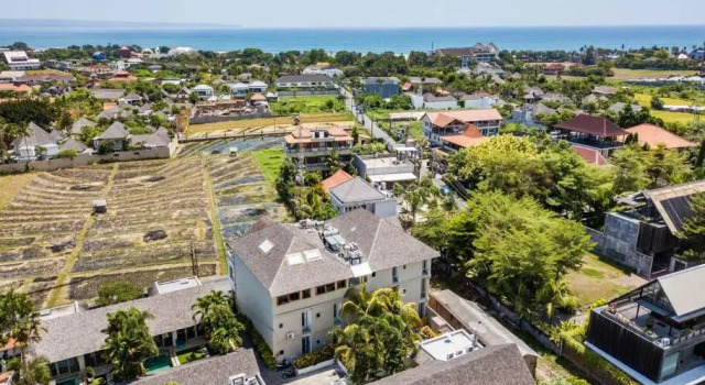 Damai Apartments 3BR, Varaa Huoneisto Hotellit Badung pysäköinnillä, Pysäköinti