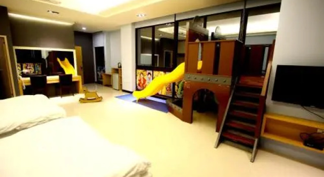 Rainbow Nest Fengyuan Museum, Book Hotel Hotels in Shengang with Parking, Parking