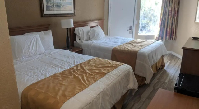 Четырёхместный номер Standard A-1 Budget Motel