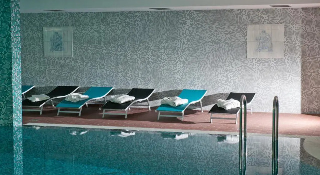 Hotel Leon & Spa, Réserver Complexe hôtelier Hôtels 3 étoiles à Arad, 3*