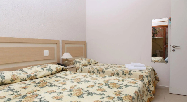 Beach Hotel Cambury