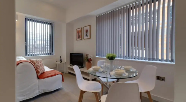 Apartment Sleeps 2 With Free Parking, Varaa Huoneisto Asunnot kohteessa Merseyside, Huoneisto