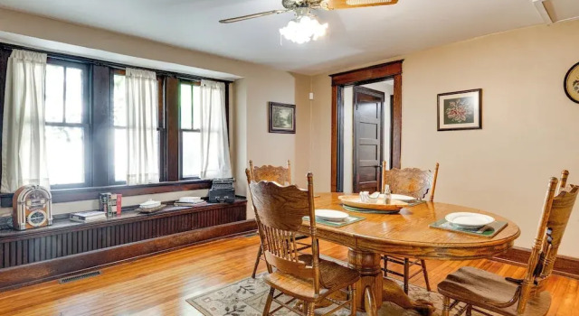 3 Mi to Dtwn Indy: 20th-century Apt w/ Fenced Yard, Prenota Appartamento Hotel a Indiana con parcheggio, Parcheggio