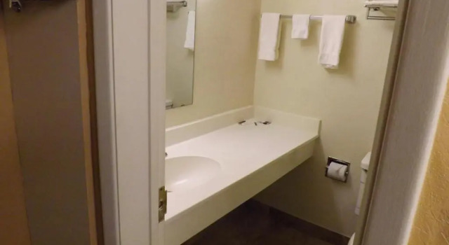 Четырёхместный номер Standard Tristar Inn Xpress