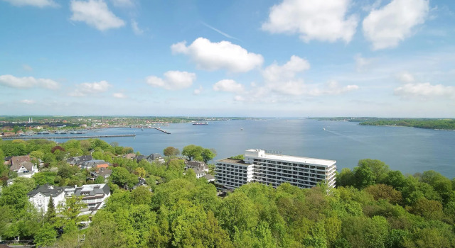 Кровать в общем номере Maritim Hotel Bellevue Kiel