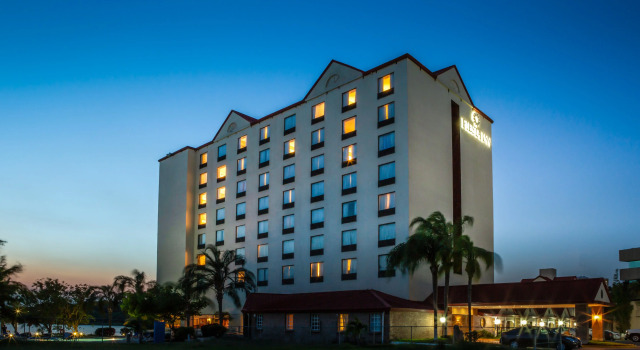 Fiesta Inn Tampico, Rezerwuj Hotel Hotele w Tampico z basenem, Basen