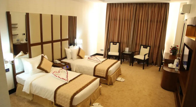 Двухместный номер Deluxe с балконом Mingalar Thiri Hotel