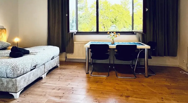 Апартаменты Spacious Budget Home Garden Stay