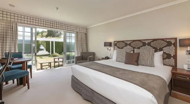 Люкс Executive с видом на озеро VR Rotorua Lake Resort