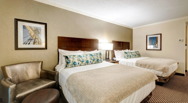 Четырёхместный номер Standard Garrison Hotel & Suites Dover-Portsmouth, an Ascend Collection Hotel