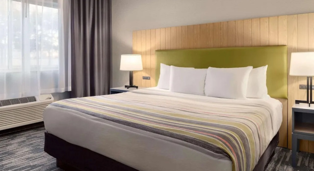 Люкс с 2 комнатами Country Inn & Suites by Radisson, Brookings