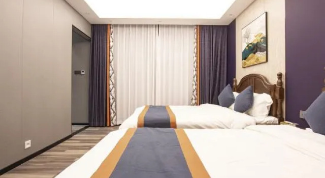 Кровать в общем номере с 6 комнатами Shan pan yi Shu villa (Huizhou huilin hot spring branch)