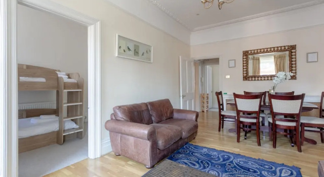 Traditional 2 Bedroom Flat in South Kensington, Забронировать Отель Отели Англии 3 звезды, 3*