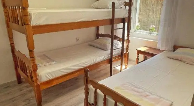 1-bedroom apartment with 3 beds + private parking, Забронировать Апартаменты/квартира Тиват Округ Тиват, рядом с Пляж Вайкики