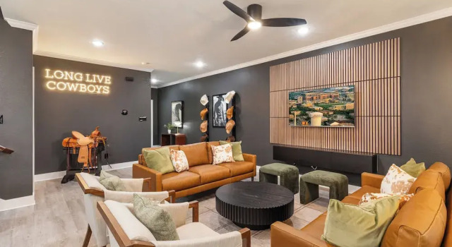 Modern 4BR Ensuite Townhome Near Texas A&M, Забронировать Апартаменты/квартира Колледж-Стейшн штат Техас, рядом с Парк и спортивный комплекс Ветеранс