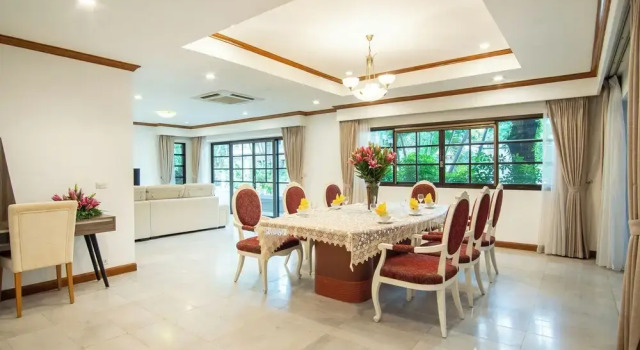 Номер Luxury Oriental Palace Apartments Hanoi