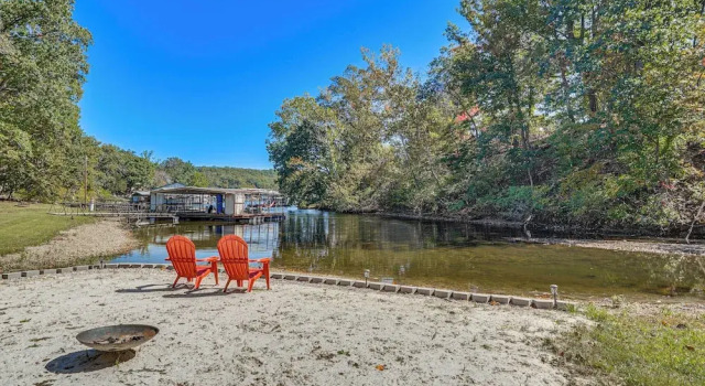 Коттедж Waterfront Home in Gravois Mills w/ Deck & Beach