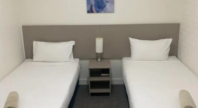 Двухместные апартаменты с 2 комнатами с балконом Adina Place Motel Apartments